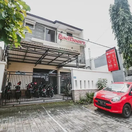 Reddoorz @ Mayjen Sungkono-3